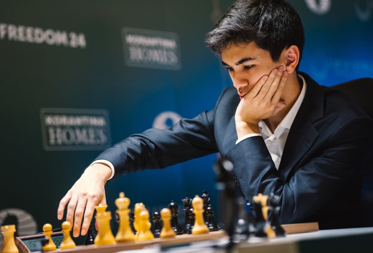 SINDAROV DOES IT AGAIN! FIDE Candidates 2026 Round 6: Five Wins in Six Games as Divya and Vaishali Roar Back