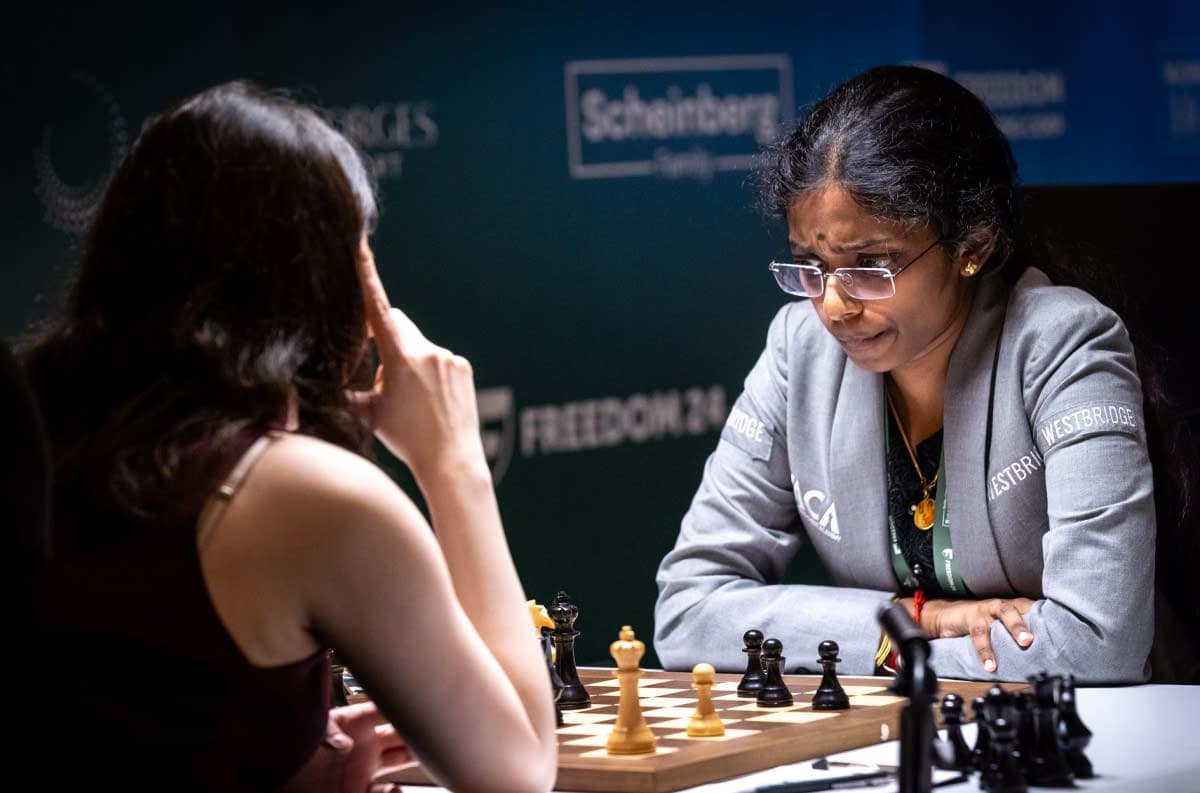 FIDE Candidates 2026 Round 11: Vaishali Traps a Rook to Pull One Point Clear, Sindarov Bulletproof